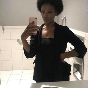 Meet your Posher, Illyssa